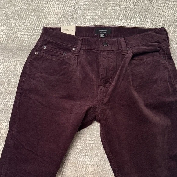 Banana Republic Factory Men's Corduroy Pants - Deep Plum size 33 x 30 - Picture 3 of 7